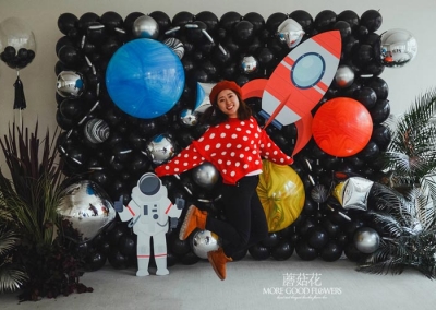 太空主题宝宝宴气球布置-宝宝宴气球场景装饰-成都蘑菇花气球造型培训