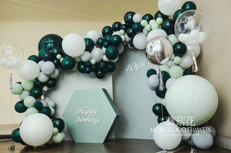 墨绿色简单气球造型教程，气球造型颜色搭配技巧